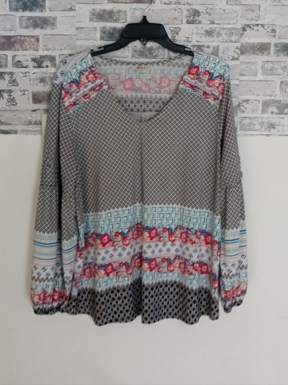 Floral Border Print V-Neck Long Sleeve Top - Blue & Pink